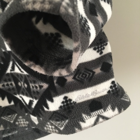 Eddie Bauer Aztec print 1/4 zip fleece - Picture 3 of 4